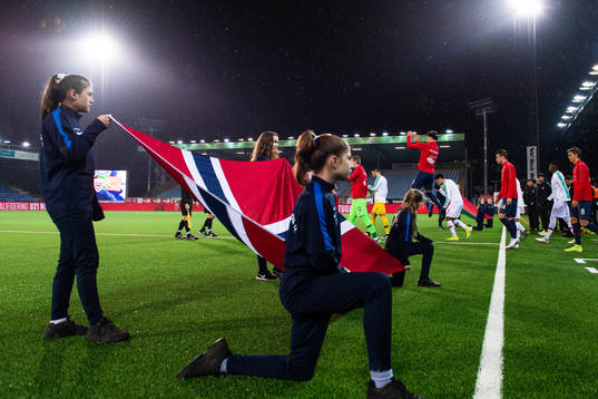 Leo Østigård and Odin Luraas Bjørtuft of Norway enter