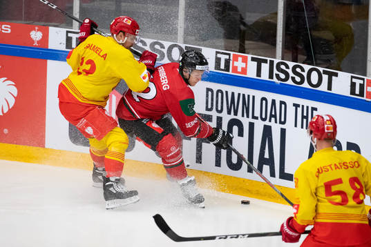 Anssi Salmela of Biel-Bienne and Max Friberg of Frölunda