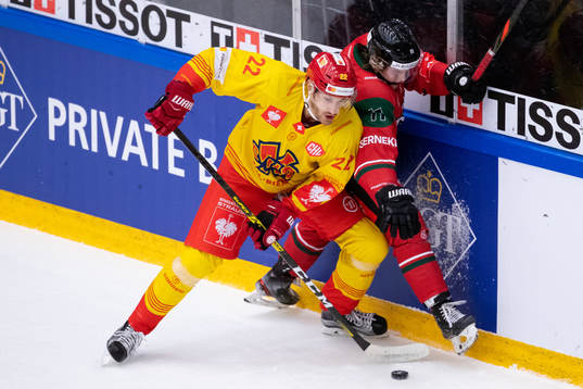 Rajan Sataric of Biel-Bienne and Samuel Fagemo of Frölunda
