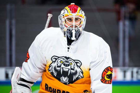Goalkeeper Niklas Schlegel of SC Bern