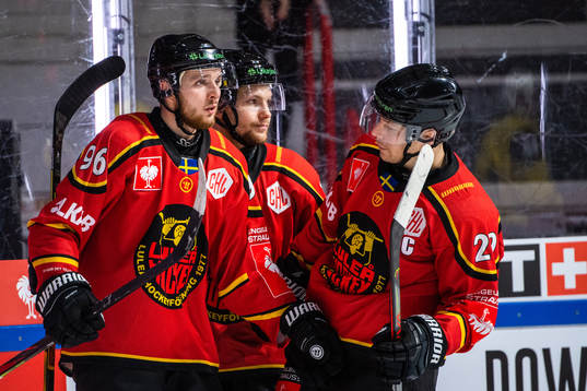 Robin Kovacs of Luleå celebrates the 1-1 goal