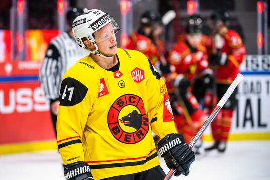 Gregory Sciaroni of SC Bern looks dejected