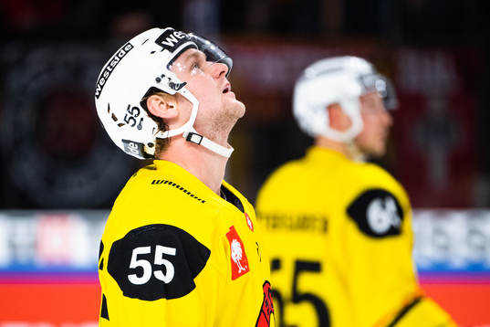 Calle Andersson of SC Bern looks dejected