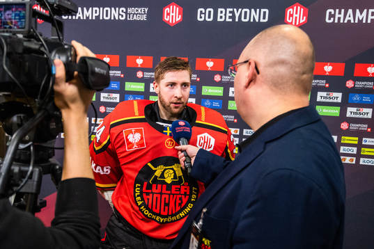 Goalkeeper Joel Lassinantti of Luleå