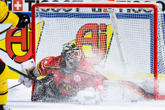 Goalkeeper Joel Lassinantti of Luleå