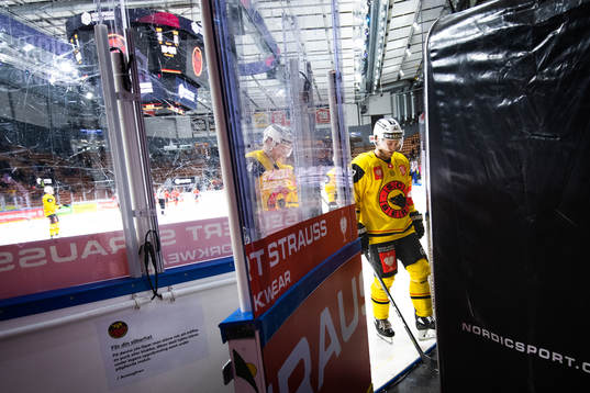 Marc Kämpf of SC Bern looks dejected