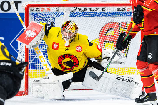 Goalkeeper Pascal Caminada of SC Bern