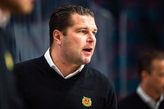 Moras tränare Tomek Valtonen