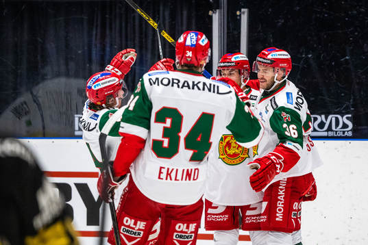 Moras Niklas Fogström jublar