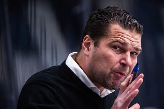Moras tränare Tomek Valtonen
