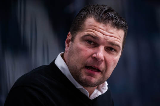 Moras tränare Tomek Valtonen