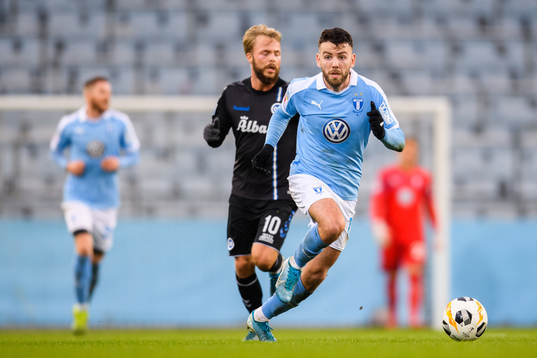 Malmö FFs Erdal Rakip och Odenses Sander Svendsen