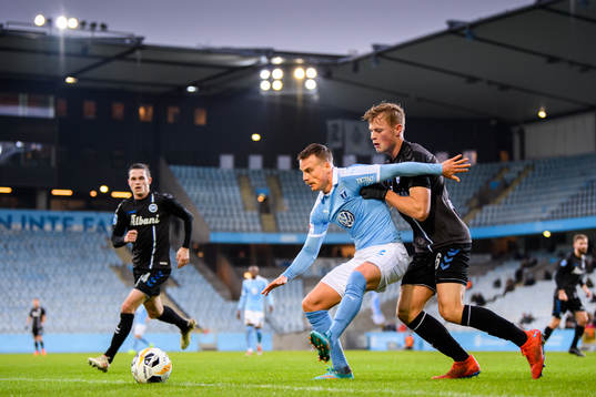 Bläddra bland fler bilder av Fotboll, Träningsmatch, Malmö FF - Odense