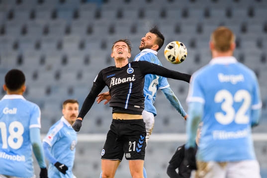 Malmö FFs Behrang Safari och Odenses Mathias Peter Greve