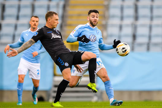 Odenses Jacob Barrett Laursen och Malmö FFs Erdal Rakip