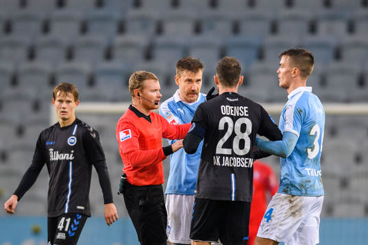 Malmö FFs Rasmus Bengtsson är irriterad på Odenses