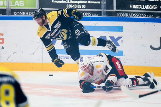 s Anthony Camara och Djurgårdens Tom Wandell