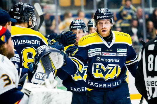 s Joakim Andersson jublar