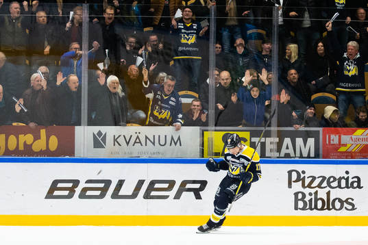 s Emil Johansson jublar