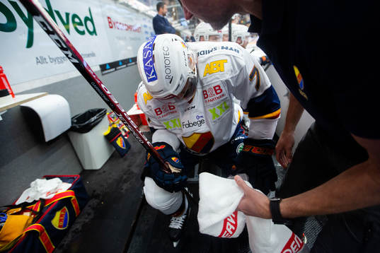 Djurgårdens Jason Garrison undersöks