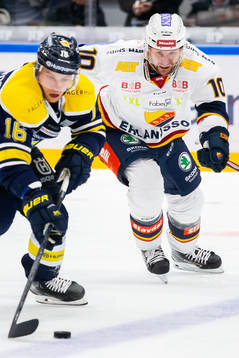s Filip Sandberg och Djurgårdens Niclas Bergfors
