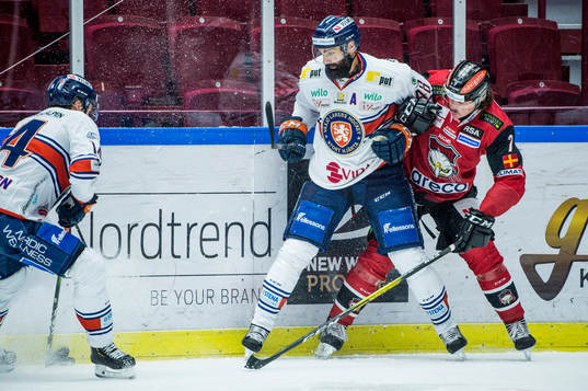 Växjös Emil Pettersson och Daniel Rahimi mot Malmö