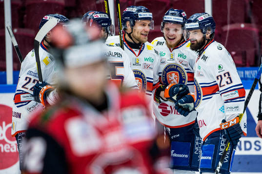 Växjös Ilari Melart jublar med lagkamraterna
