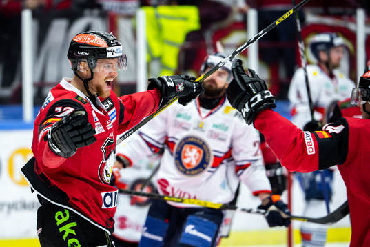 Malmö Redhawks Max Görtz jublar