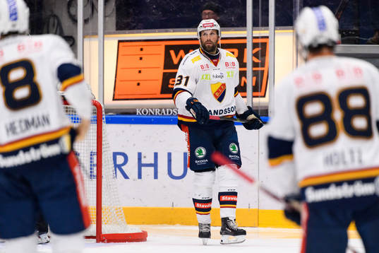 under ishockeymatchen i SHL mellan HV71 och Djurgården