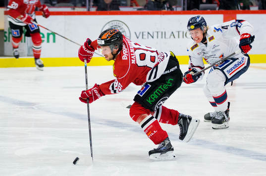 Örebros Mathias Bromé och Linköpings Samuel Lofquist