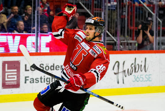 Örebros Mathias Bromé jublar