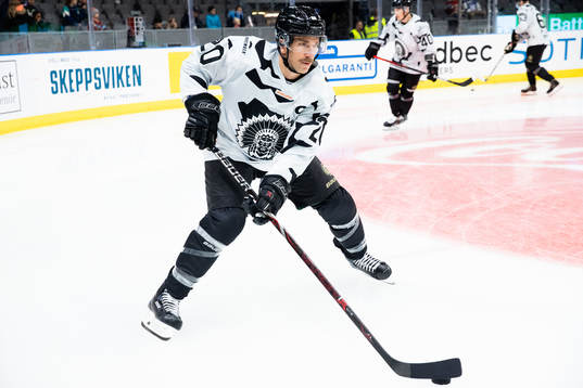 Frölundas Joel Lundqvist innan ishockeymatchen i SHL