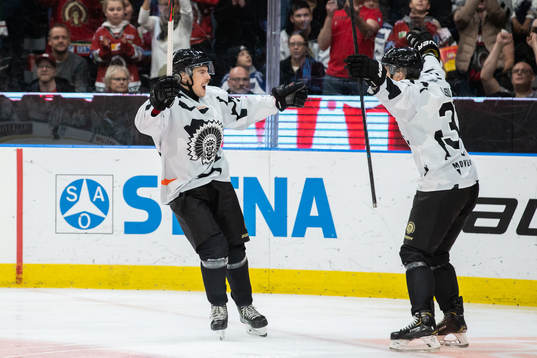 Frölunda Mats Rosseli Olsen jublar med Mats Rosseli Olsen