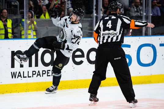 Frölundas Patrik Carlsson jublar