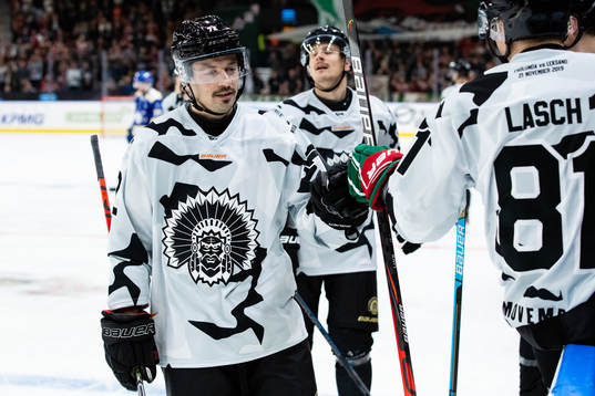 Frölundas Patrik Carlsson jublar