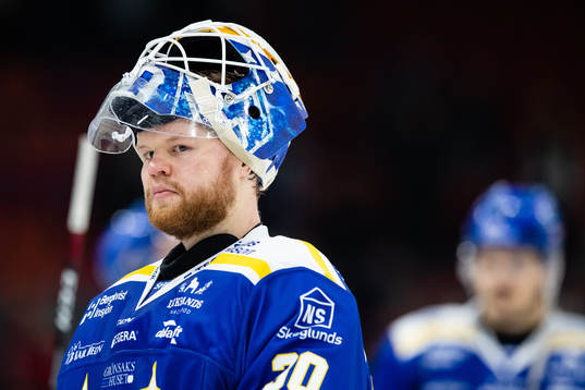 Leksands målvakt Janne Juvonen deppar