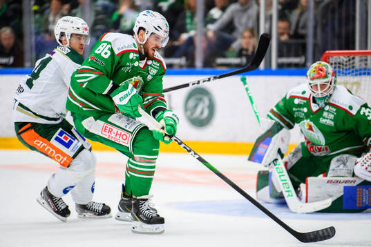Rögles Eric Gelinas och Färjestad Victor Ejdsell
