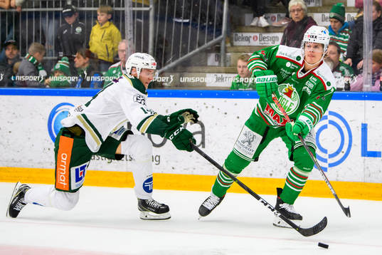Färjestad Victor Ejdsell och Rögles Erlend Lesund