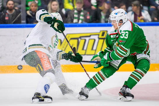 Rögles Niklas Hansson och Färjestad Carl Jakobsson