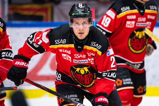 Luleås Juhani Tyrväinen jublar