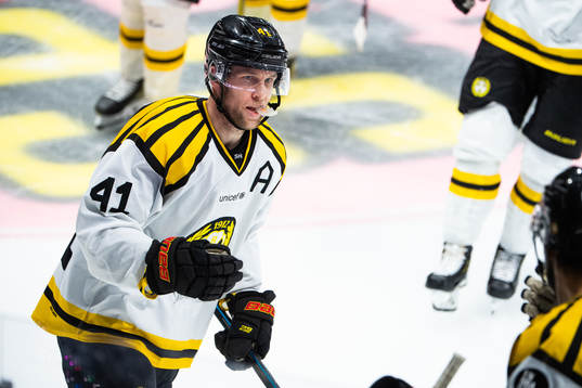 Brynäs Greg Scott jublar