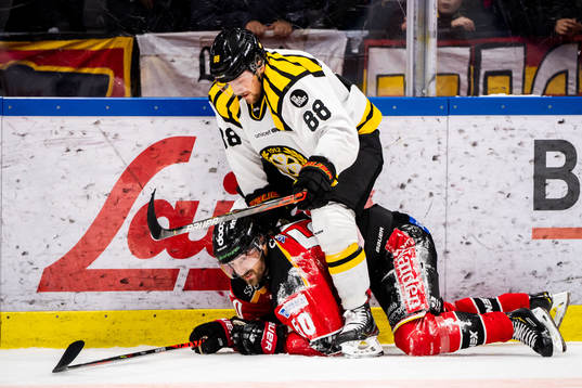 Brynäs Jaedon Descheneau och Luleås Daniel Sondell