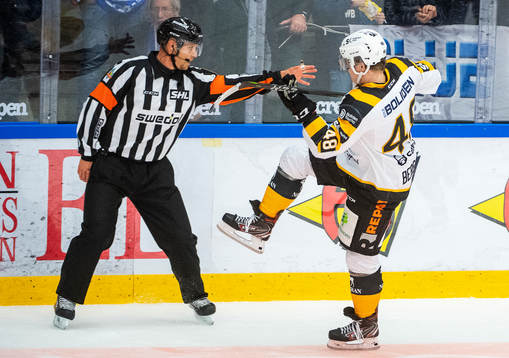 Skellefteås Jonatan Berggren jublar