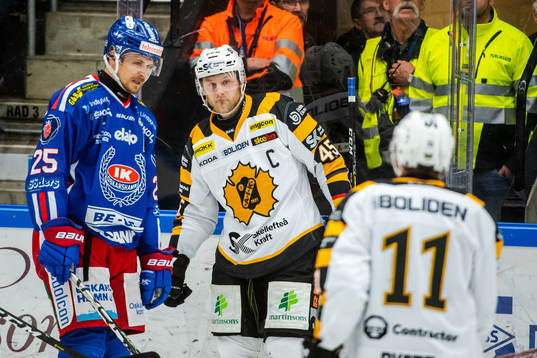 Skellefteås Oscar Möller jublar