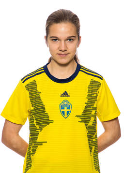 Evelina Pettersson i F16-landslaget