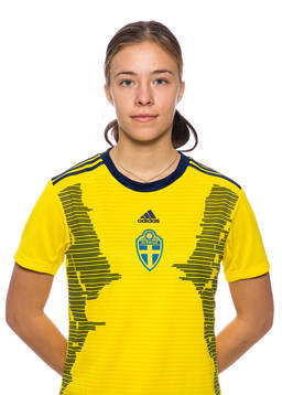 Klara Nyberg i F16-landslaget