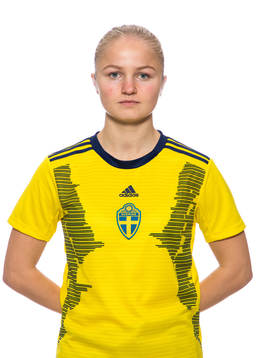 Lova Sternfeldt i F16-landslaget