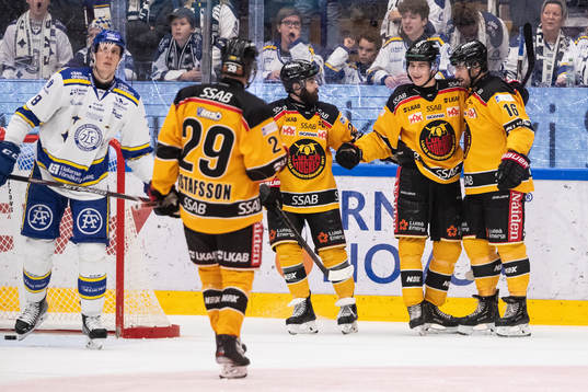 Luleås Nils Lundkvist jublar