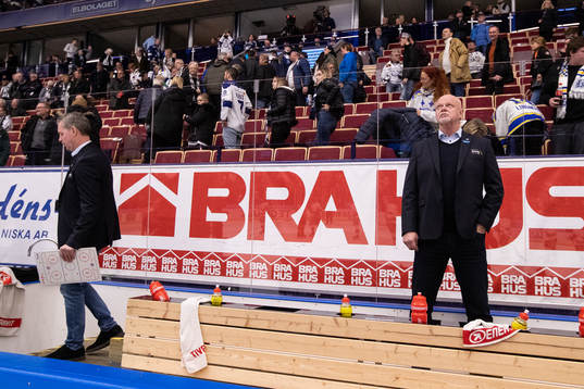Leksands tränare Roger Melin  deppar i båset