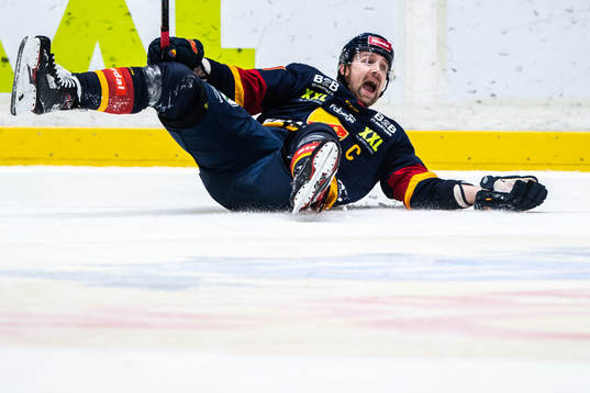 Djurgårdens Patrik Berglund reagerar